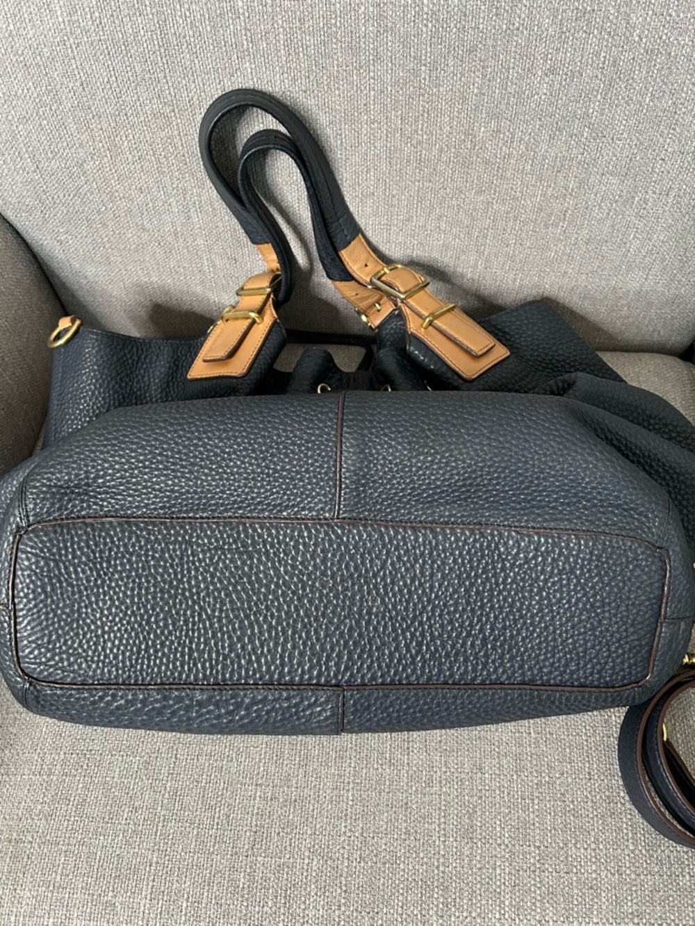 Coach Legacy Drawstring XL Shoulder Bag in navy pebbled leather - Picture 7 of 16